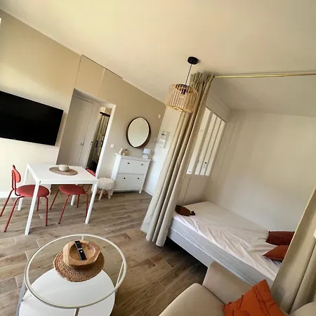 Ensoleille A Apartment