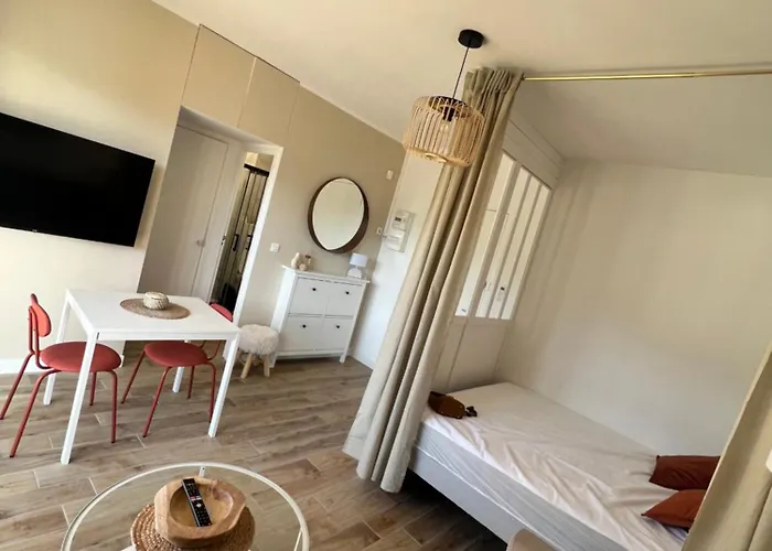 Ensoleille A Apartment